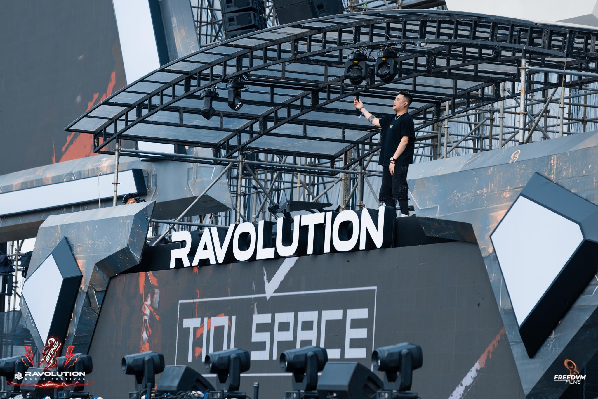 Màn trình diễn Face2Face đầu tiên tại Việt Nam có mặt ở sự kiện Manifestival - Technofest 8 Màn trình diễn Face2Face đầu tiên tại Việt Nam có mặt ở sự kiện Technofest 8-edm-hub-3