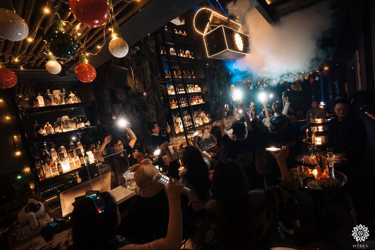 Hybra Ultra Lounge – Ốc Đảo Nhiệt Đới Giữa Lòng Phố Cổ Hà Nội HYBRA-Ultra-Lounge-edm-hub-1
