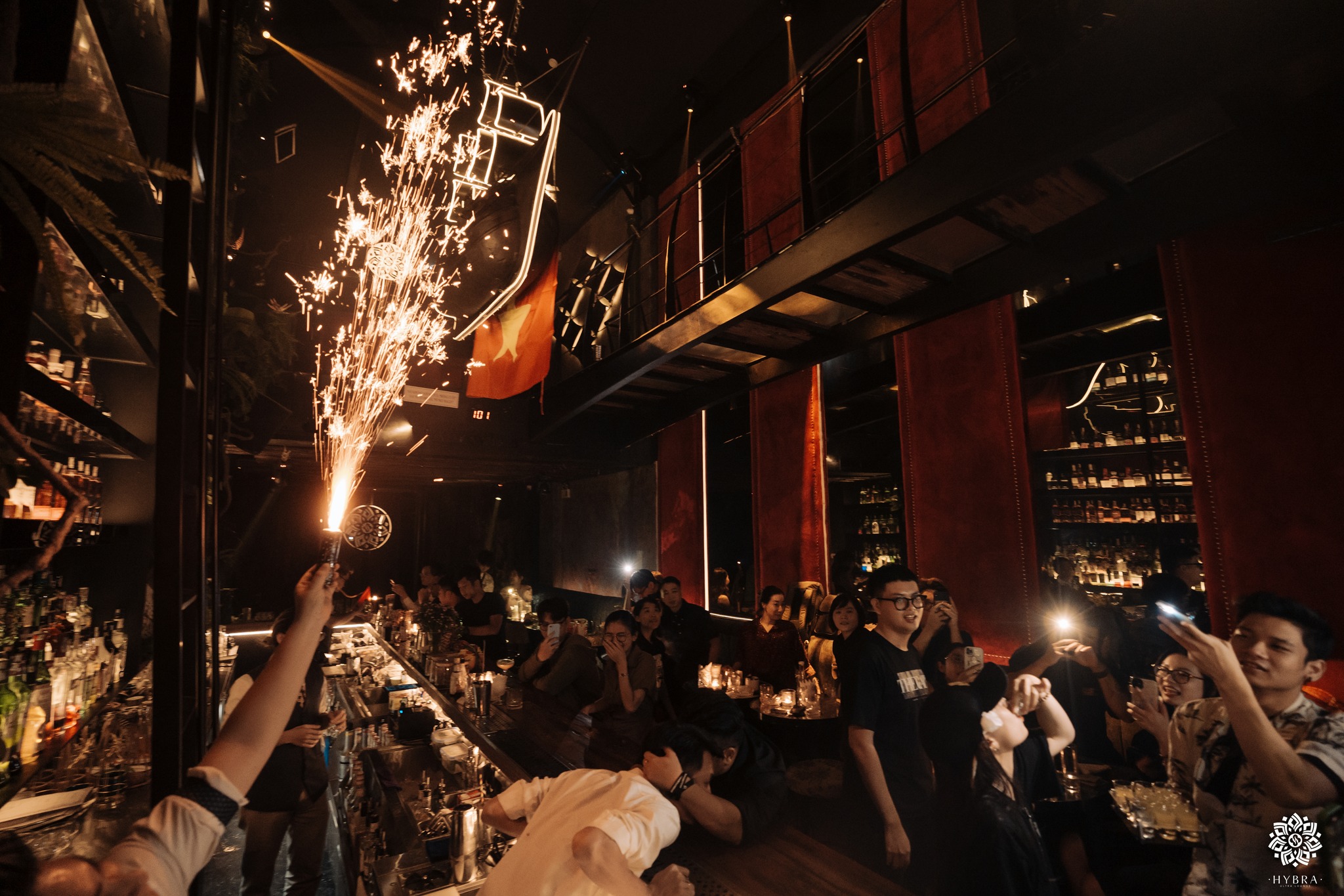 Hybra Ultra Lounge – Ốc Đảo Nhiệt Đới Giữa Lòng Phố Cổ Hà Nội HYBRA-Ultra-Lounge-edm-hub-4